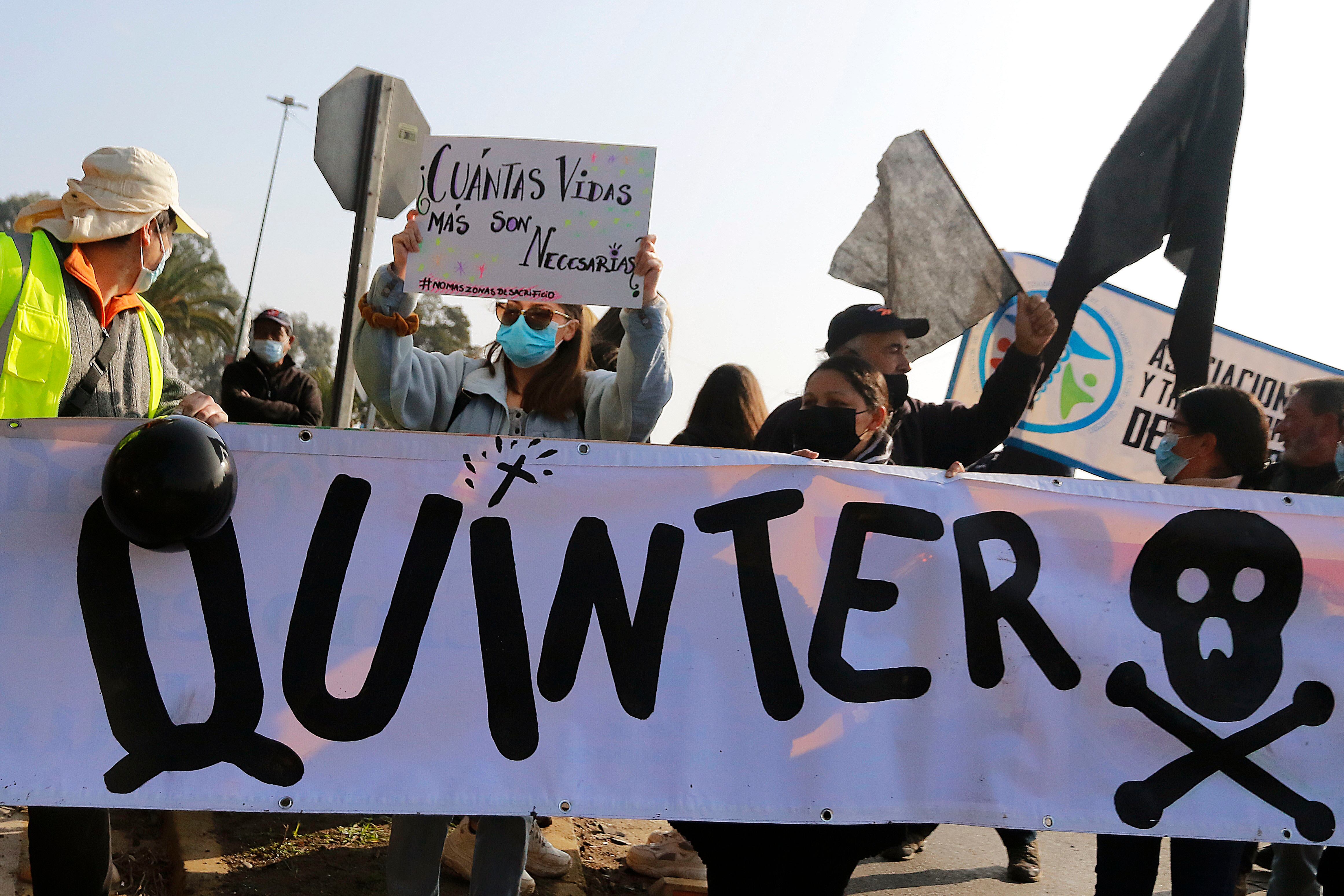 Protestas en Quintero por intoxicación masiva. / Agencia Uno.