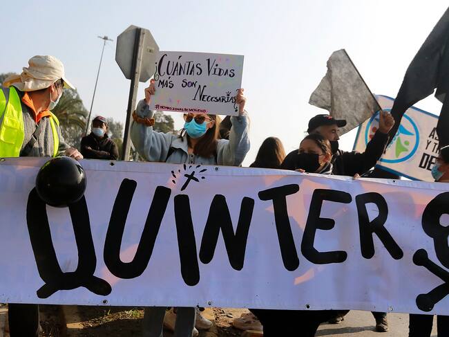 Protestas en Quintero por intoxicación masiva. / Agencia Uno.