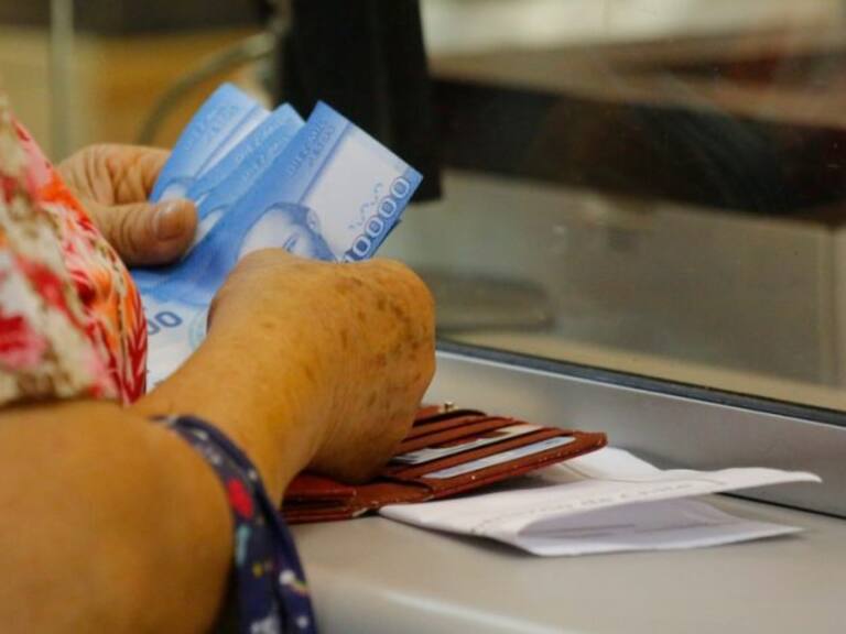 Gobierno anuncia paquete de siete medidas con ayudas económicas para las familias en 2023