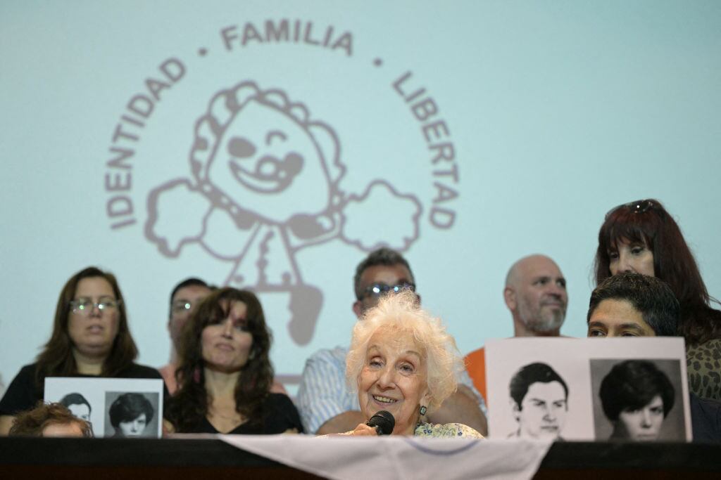 La organización Abuelas de Plaza de Mayo anuncia la recuperación de la nieta 139, quien fuera una bebé robada durante la dictadura en Argentina