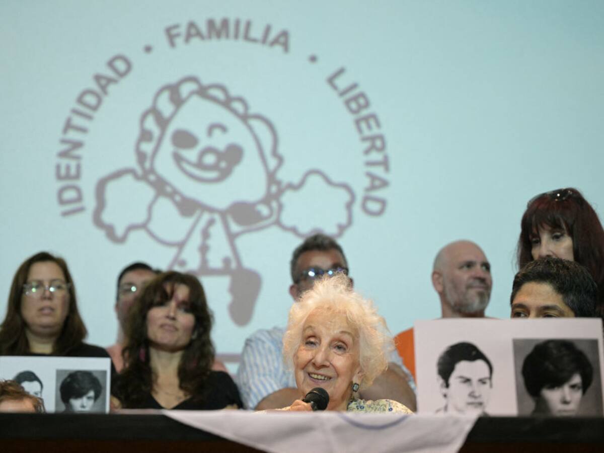 En Argentina las Abuelas de Plaza de Mayo recuperaron a la nieta 139 robada en dictadura