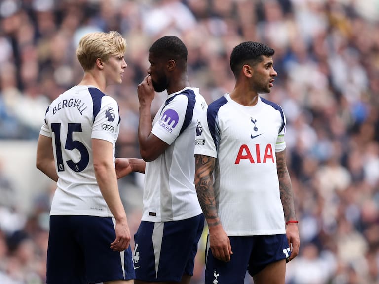 Con un llamativo contrato: Tottenham anuncia su nuevo DT para intentar evitar el descenso en Inglaterra