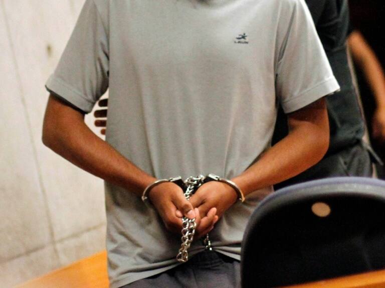 Decretan prisión preventiva a sujeto acusado de violar a su expareja en Punta Arenas