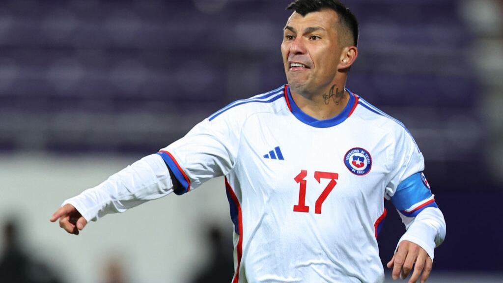 Gary Medel aclara su ausencia en el libro "Héroes del Deporte": "El proyecto inicial al que se nos invitó no tenía relación con el Mineduc"