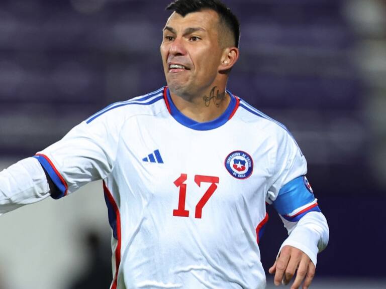 Gary Medel aclara su ausencia en el libro "Héroes del Deporte": "El proyecto inicial al que se nos invitó no tenía relación con el Mineduc"