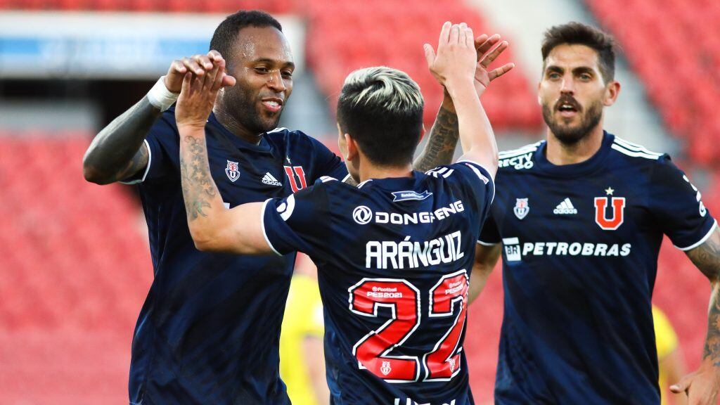 03 DE ENERO DE 2021/SANTIAGOEl jugador Reinaldo Lenis (c) marca el dos a cero frente a Universidad de Concepcion, durante el partido valido por vigsimo sptima fecha del Campeonato Nacional AFP PlanVital 2020, entre Universidad de Chile y Universidad de Concepcin, disputado en el Estadio Nacional.
FOTO: SEBASTIAN ORIA/AGENCIAUNO