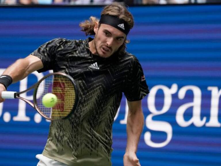 Stefanos Tsitsipas protagonizó espectacular remontada durante su debut en Roland Garros