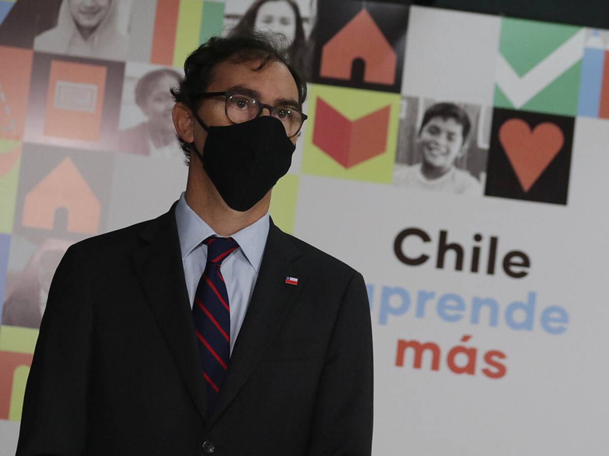 Ministro de Educación: «No se va a volver a clases mientras las condiciones sanitarias no lo permitan»