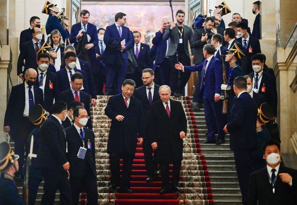 Vladimir Putin junto a Xi Jinping tras su recepción en Moscú de Rusia