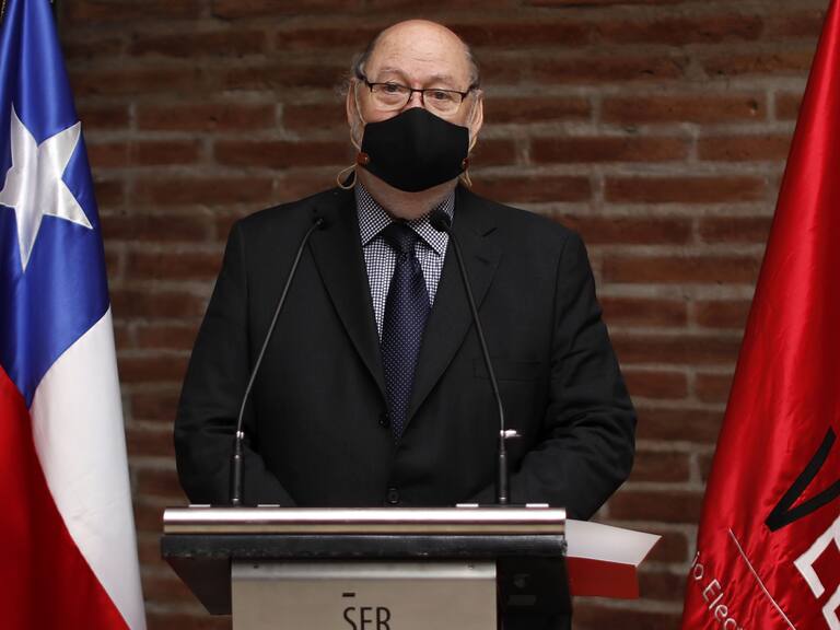 Servel resolvió presentar una querella contra Sebastián Izquierdo tras incitar a objetar votos de Gabriel Boric