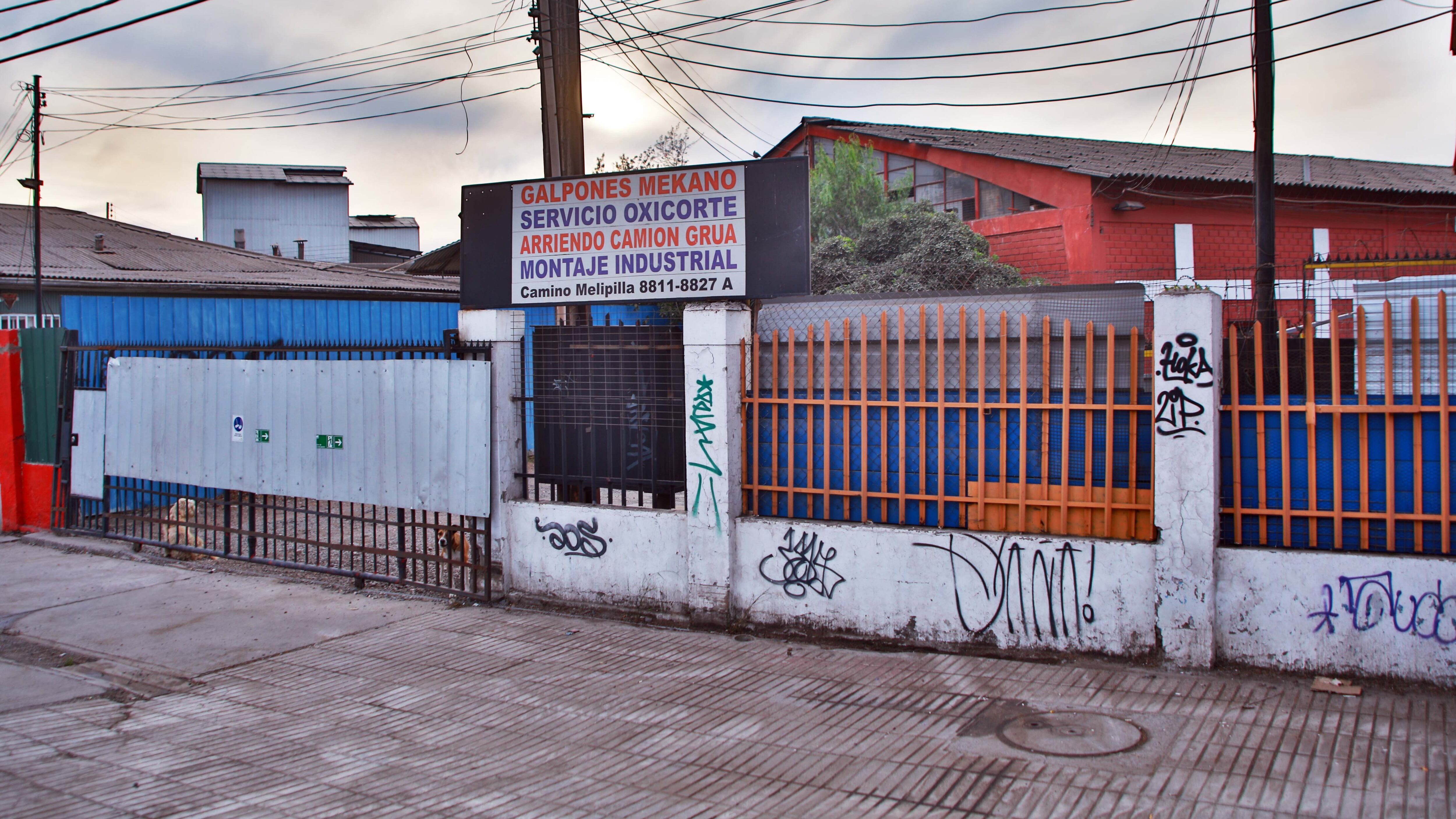 3 de mayo del 2020/ SANTIAGO
Imágenes del galpón donde se realizo una fiesta clandestina en la comuna de Maipu con mas de 400 asistentes, no respetando las normas de distanciamiento social en medio de la pandemia COVID-19.
FOTO: JOSE FRANCISCO ZUÑIGA/AGENCIAUNO