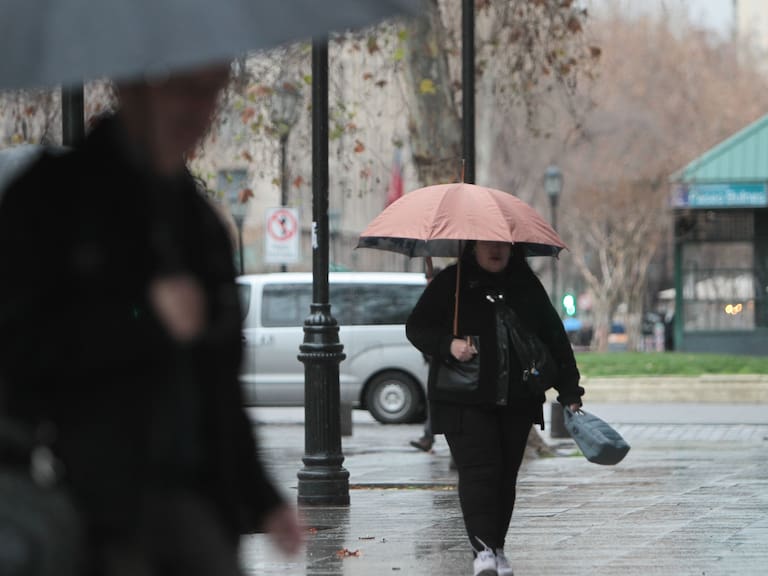 Lluvia en Santiago: dónde podrían caer precipitaciones hoy, según el pronóstico del tiempo para la RM