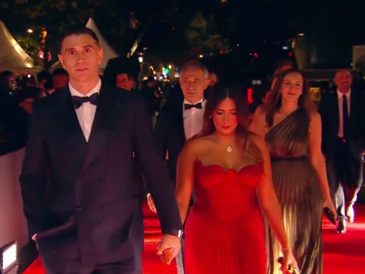 Sufrió tremenda pifiadera y su esposa se vio incómoda: esto dijo Dibu Martínez tras lo que vivió en el Balón de Oro 2024