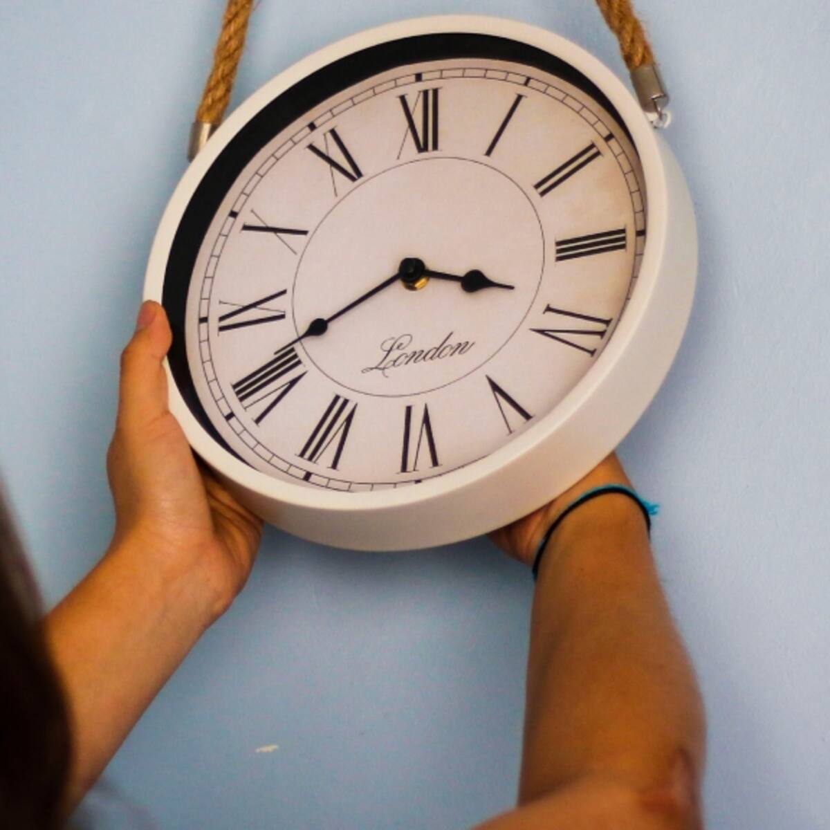 Cambio de hora en Chile 2025: ¿En qué fecha se vuelven a modificar los relojes?