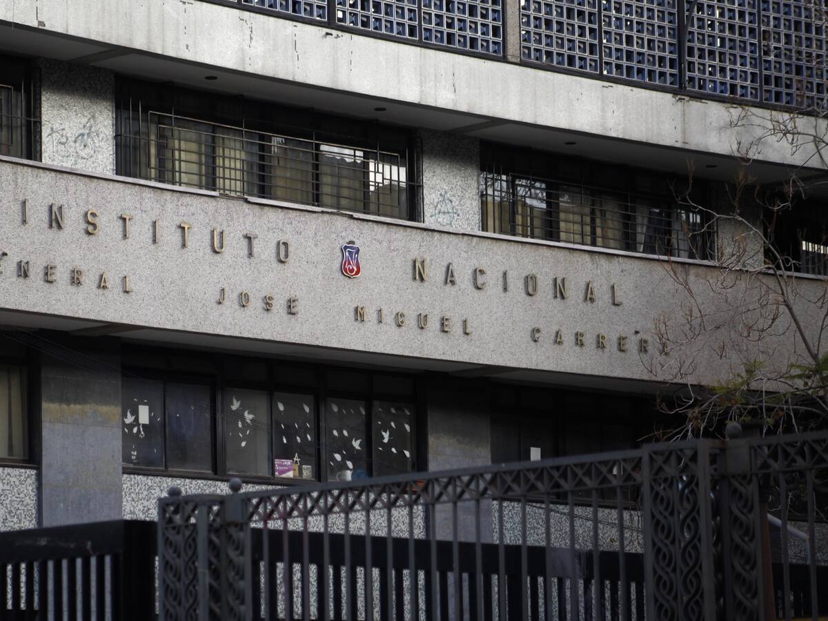 Tras amenazas de tiroteo: Instituto Nacional mantendrá clases online hasta vacaciones de invierno