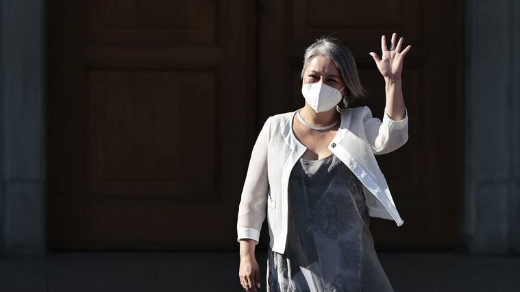 Ministra Jeannette Jara apuesta por rebajar jornada laboral a 40 horas: "Le hará bien a la productividad del país"
