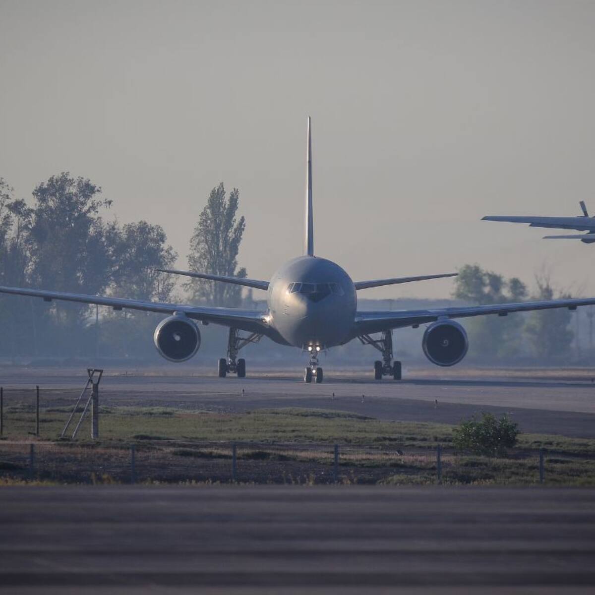 Llegan al país chilenos deportados desde EE.UU.: es el quinto vuelo de este tipo en 3 meses