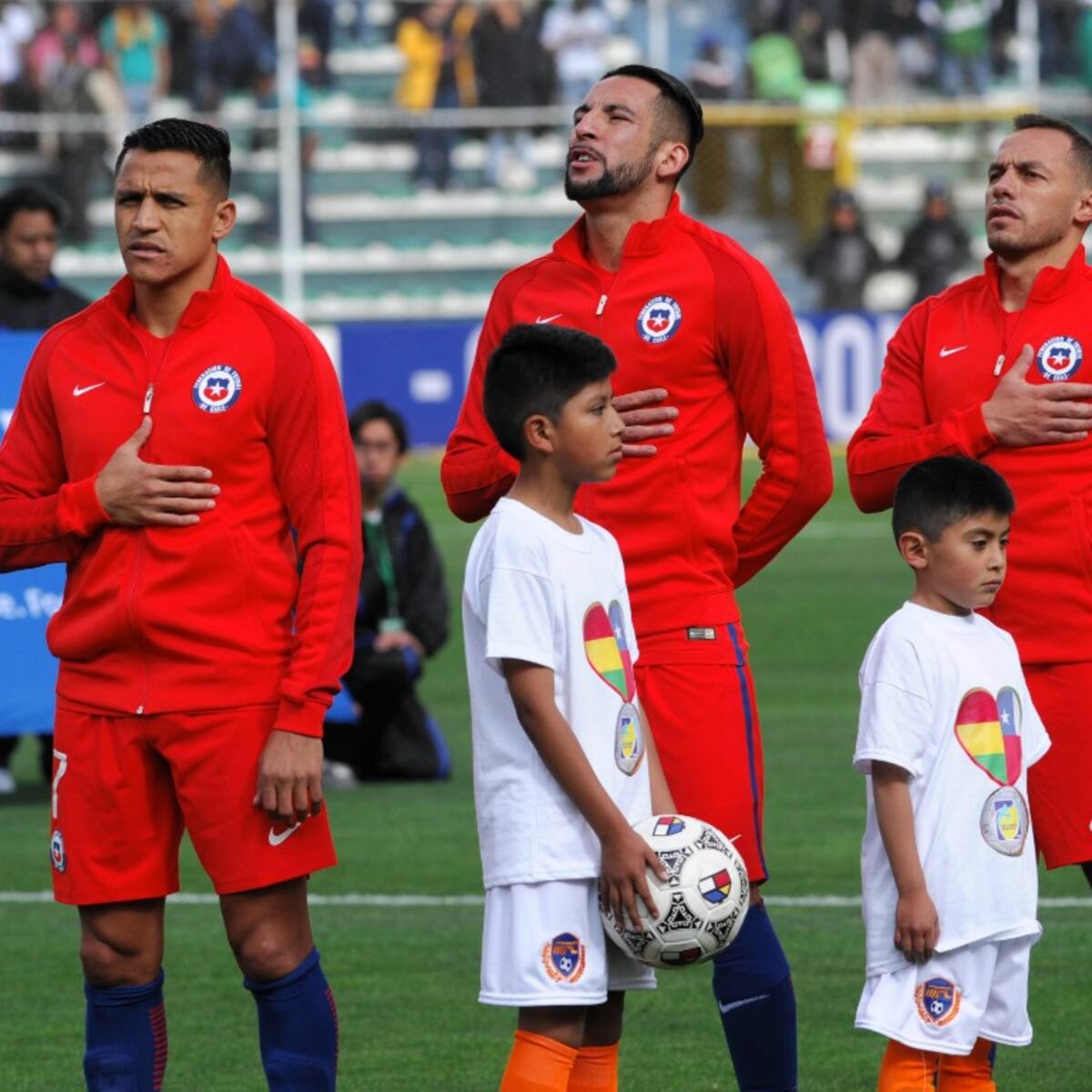 “Él se bajó mucho el sueldo para llegar a la U, y la verdad es que los dirigentes nunca lo quisieron... Colo Colo demostró más interés”
