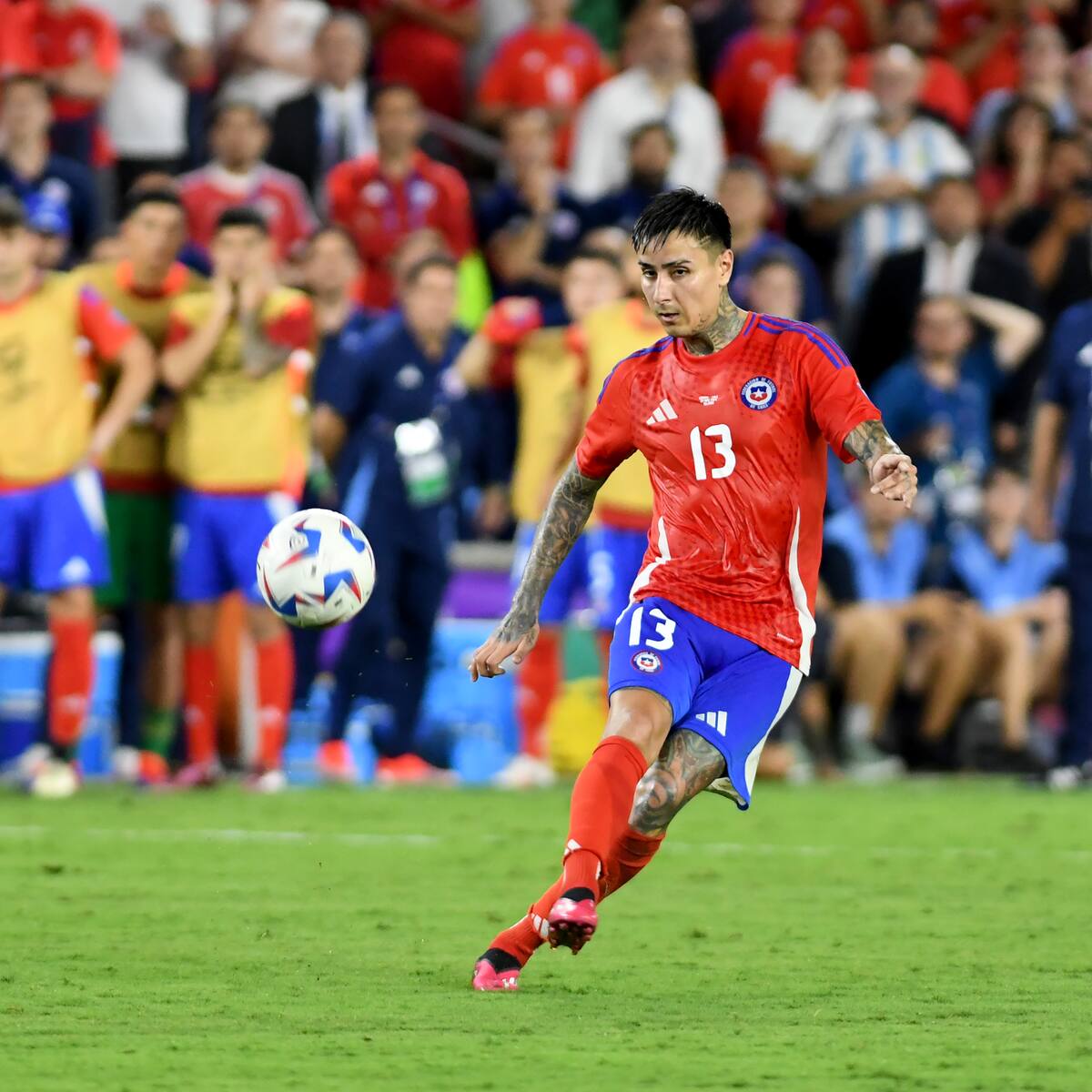 Erick Pulgar recibe un llamado desde Europa: revelan tres posibles destinos para el chileno