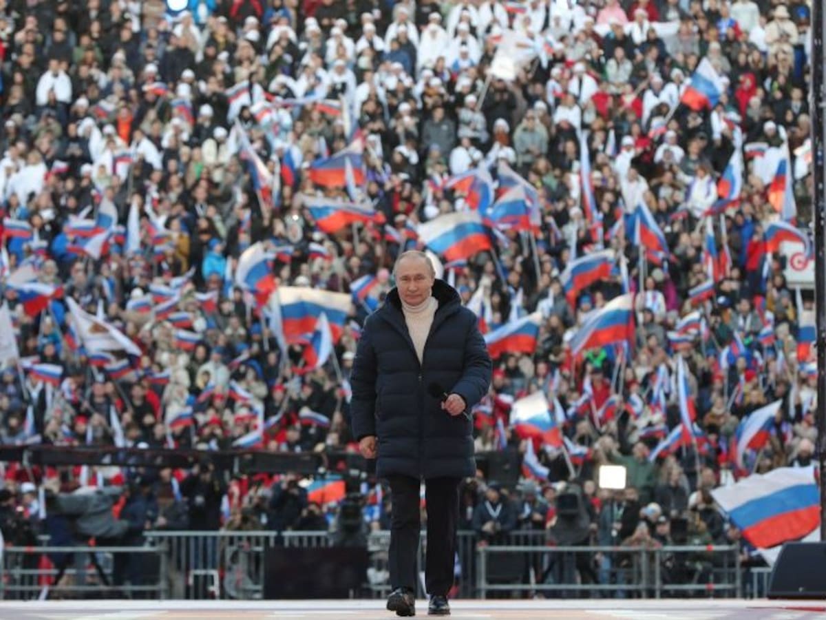 «Por un mundo sin nazis»: mientras continúa con la guerra en Ucrania, Vladimir Putin es ovacionado por 200 mil rusos