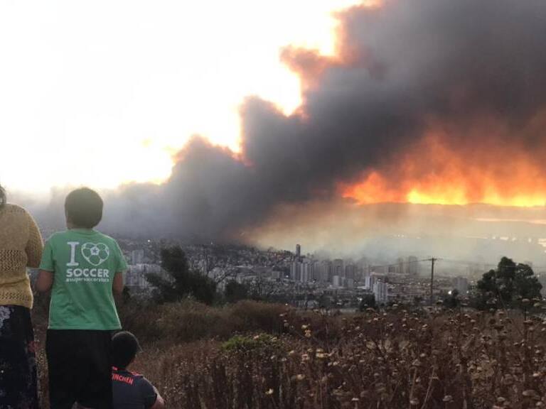 Alerta Roja por incendio: habilitan albergues y centro de acopio en Viña del Mar