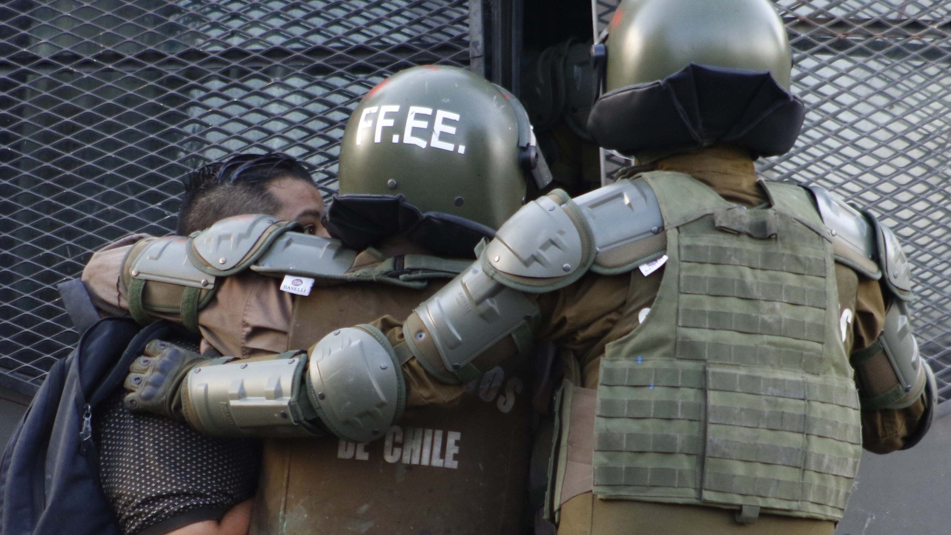 coronel de Carabineros quedó con medidas cautelares tras formalización