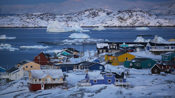 Registro muestra vuelco de iceberg gigante frente a pueblo de Groenlandia: provocó grandes olas