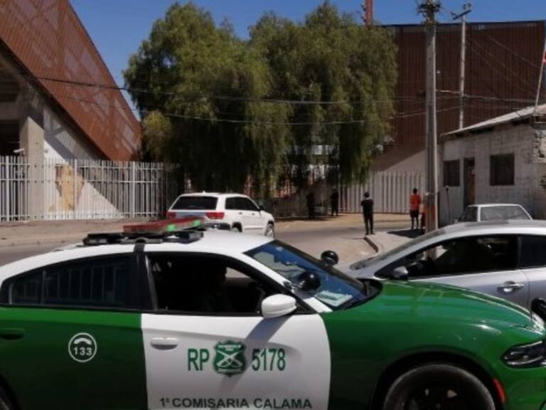 Sujeto fue detenido luego de dejar a su hija encerrada en su auto mientras veía un partido de Cobreloa