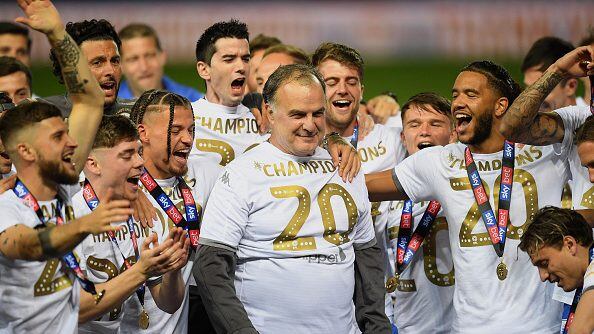 Bielsa firmó por un año más con el Leeds United