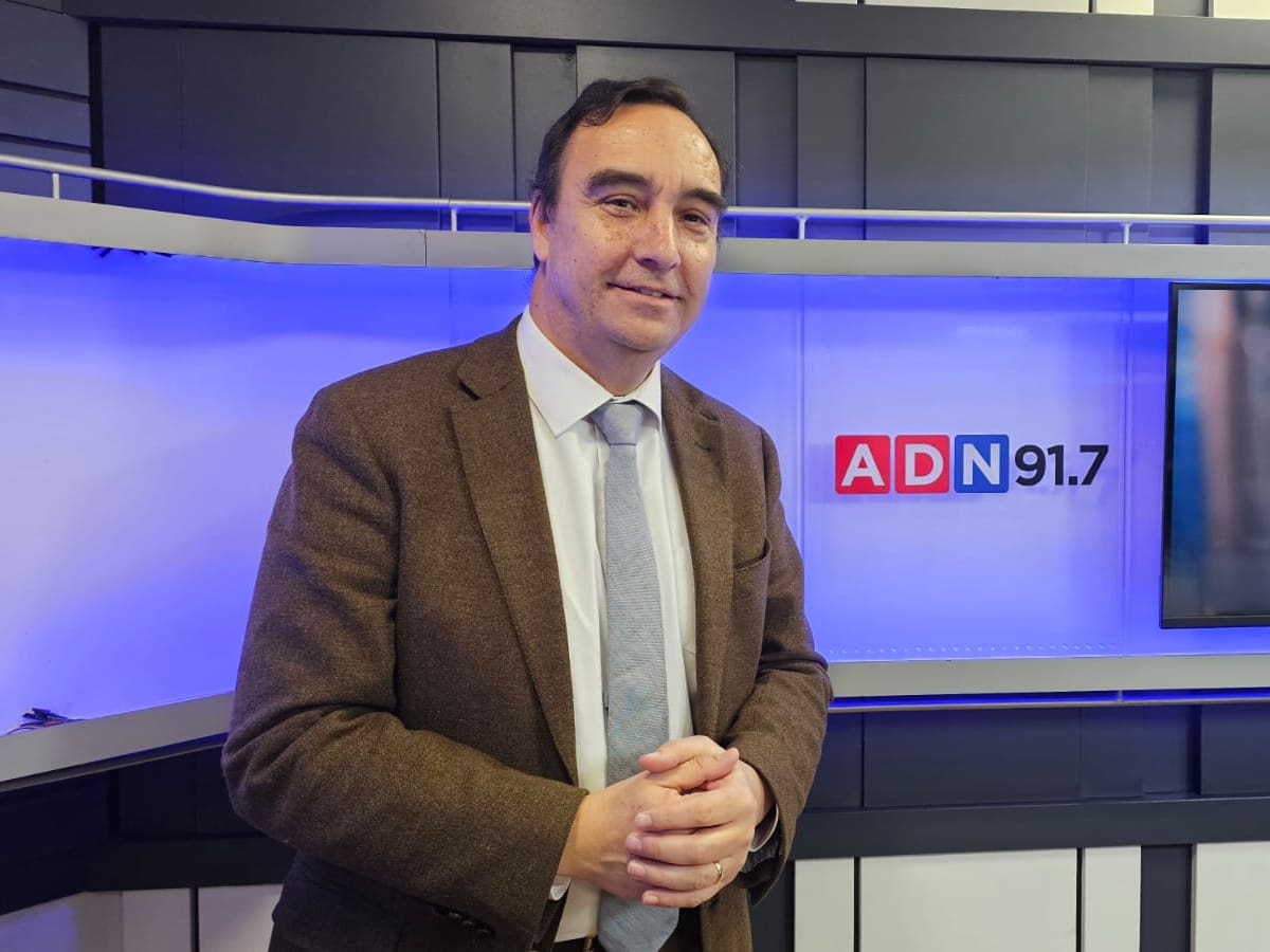 “Una reunión bastante tensa”: gobernador de Magallanes detalla encuentro con ministro Quiroz por recorte a regiones