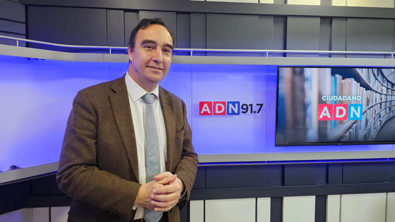 “Una reunión bastante tensa”: gobernador de Magallanes detalla encuentro con ministro Quiroz por recorte a regiones