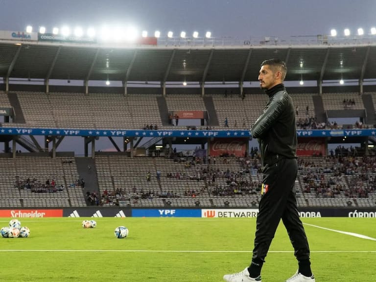 DT italiano confiesa su interés por dirigir en Chile y nombra a dos clubes: “Me encanta el fútbol chileno”