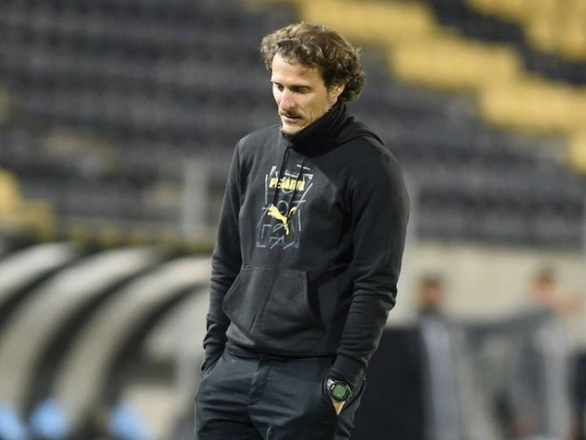Diego Forlán fue despedido de la banca de Peñarol por malos resultados