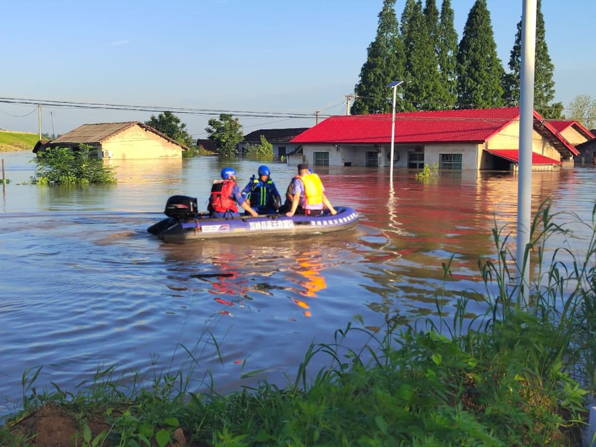 Tornado deja al menos cinco personas fallecidas y 83 heridos en China
