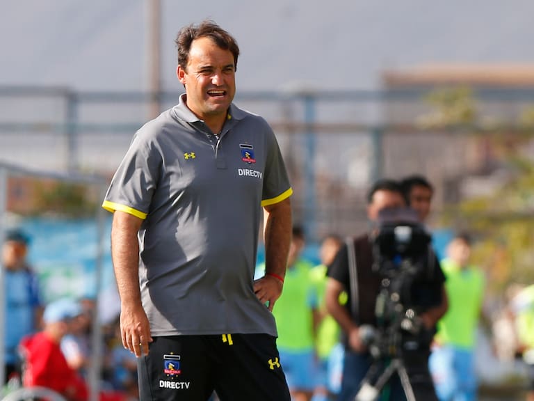 Palestino oficializó a José Luis Sierra como su nuevo entrenador tras la salida de Ivo Basay