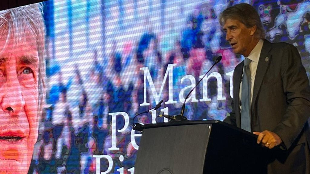 Manuel Pellegrini se distancia de Luis Enrique y su idea de hacer streaming en Qatar 2022: "Va a traer más problemas que beneficios"