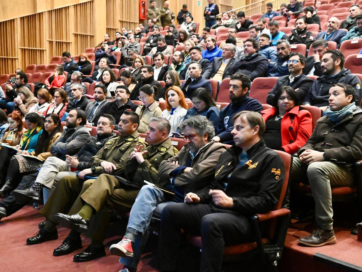 Cónclave por crisis de seguridad: delegado Durán encabeza reunión con alcaldes y alcaldesas de la región Metropolitana