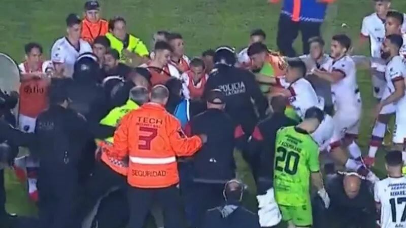 Futbolistas de Patronato fueron detenidos por incidentes con la policía