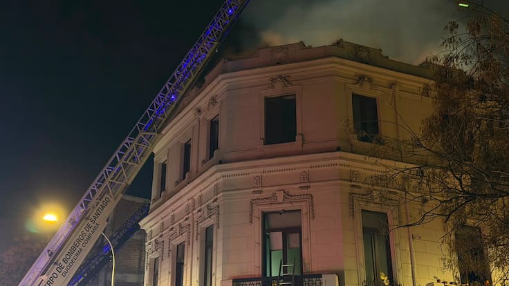 Incendio en restaurante del centro de Santiago