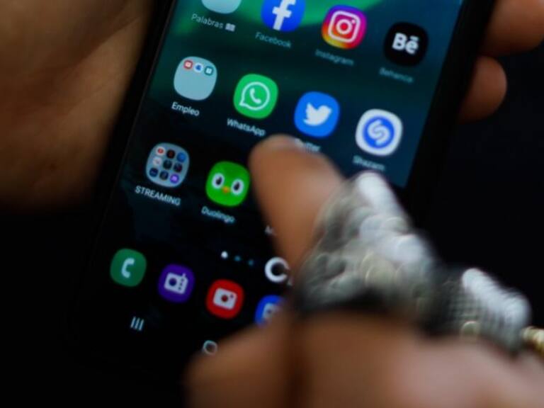 El viralizado código de WhatsApp: qué significa “7642” y por qué los jóvenes lo envían