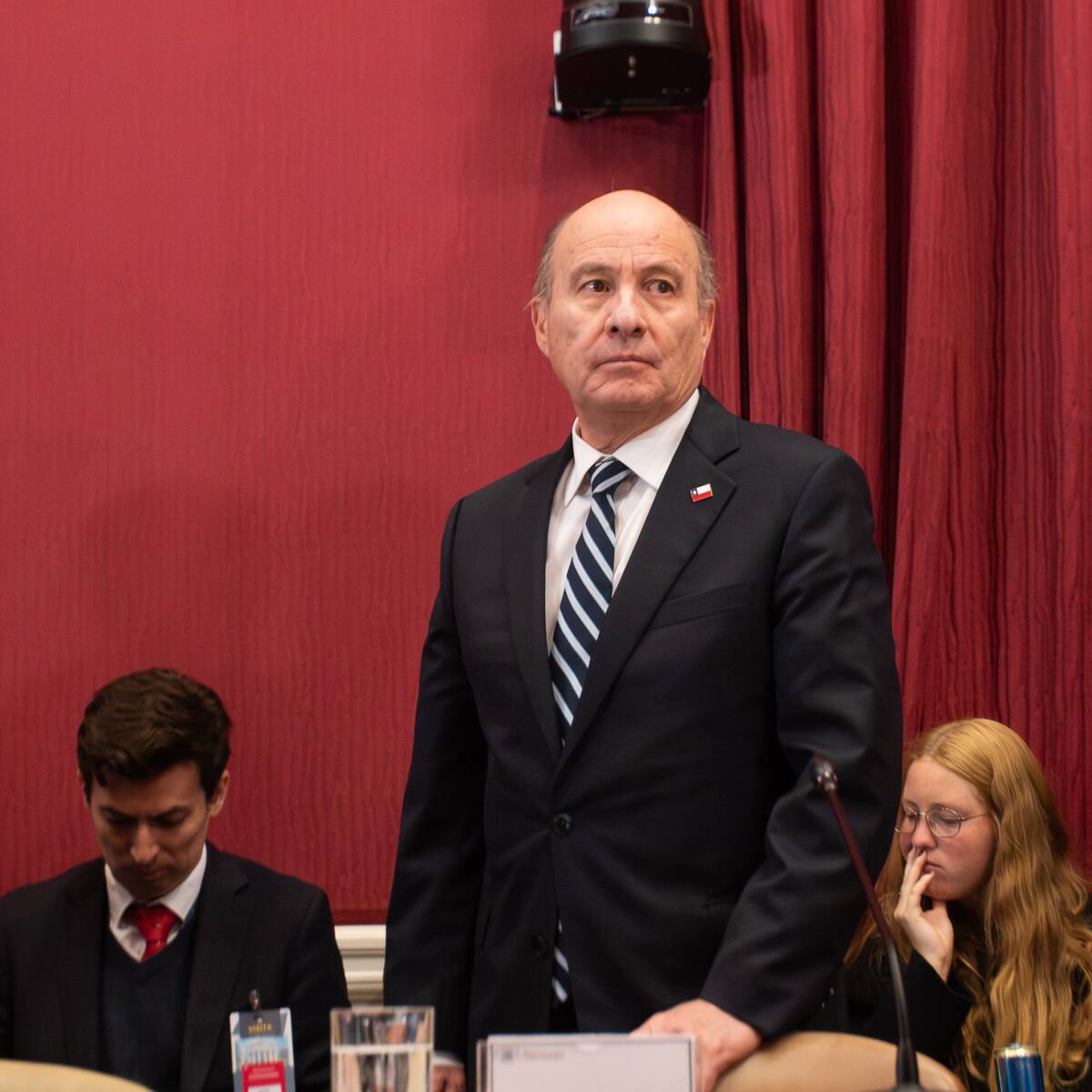 Tras tensión con el PPD: Gobierno da un paso atrás y mantiene impuesto corporativo de 23%
