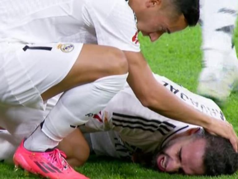 El emotivo gesto del Real Madrid con Dani Carvajal luego que el lateral se rompiera los ligamentos