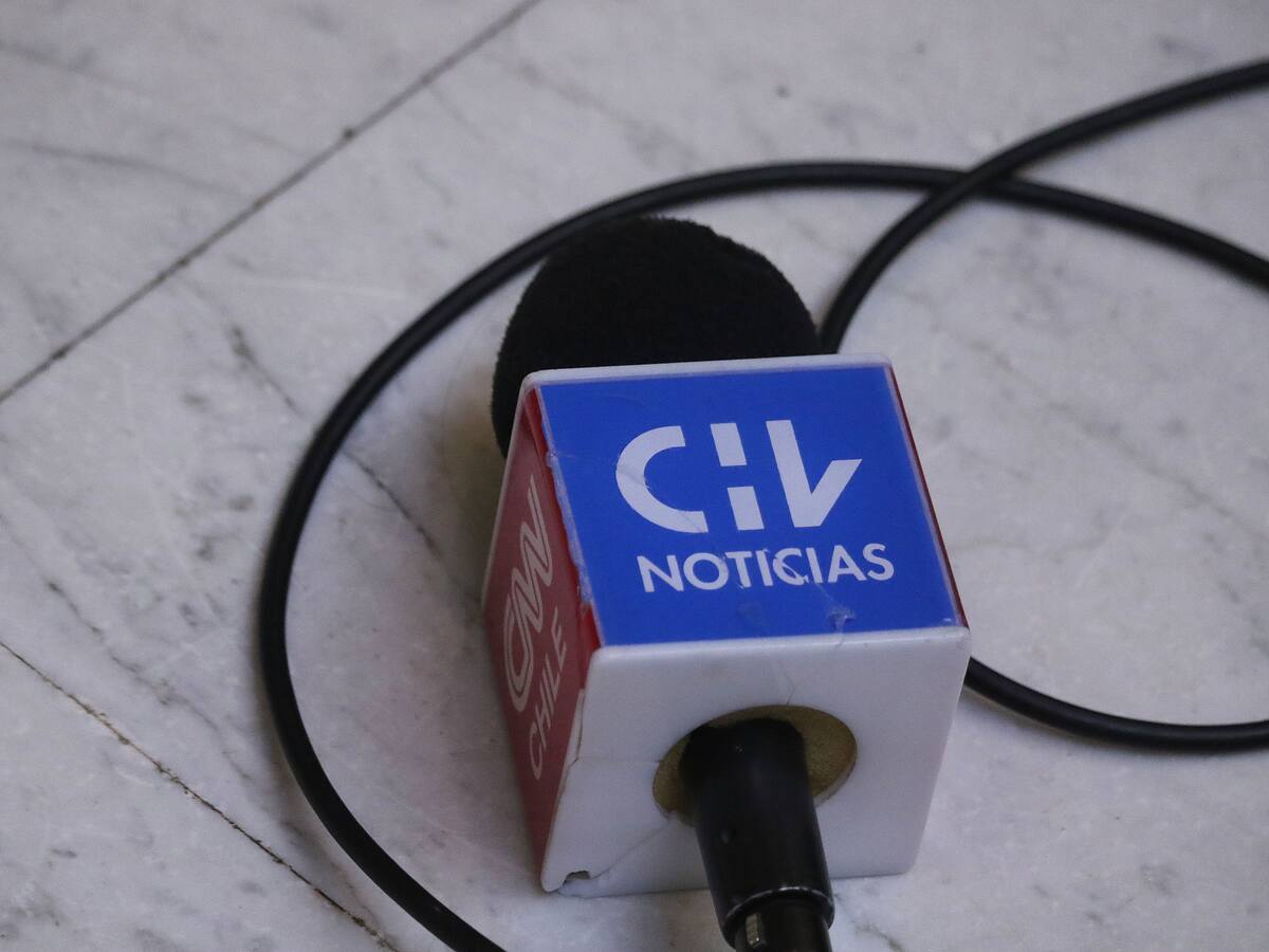 Querida periodista se va de Chilevisión: Humberto Sichel y Patricia Venegas le hicieron una emotiva despedida