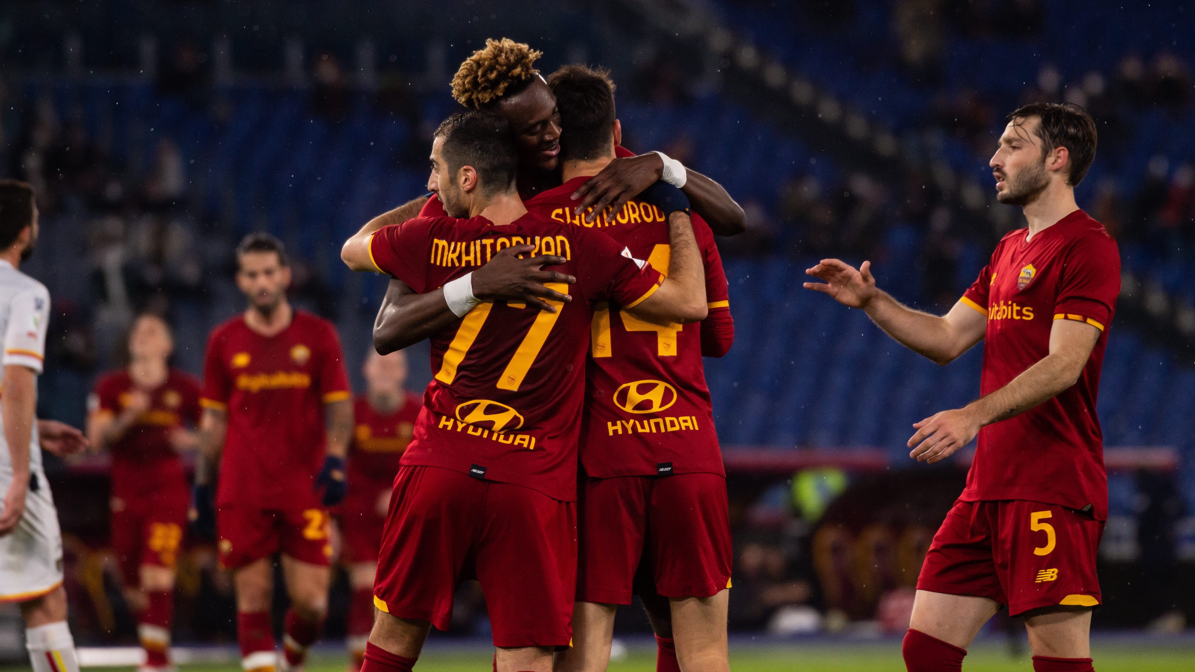 Roma derrotó al Lecce y enfrentará al Inter de Milán por la Copa Italia