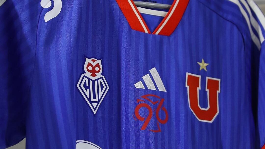 Charles Aránguiz dijo presente: Universidad de Chile recibe saludos por su aniversario 96