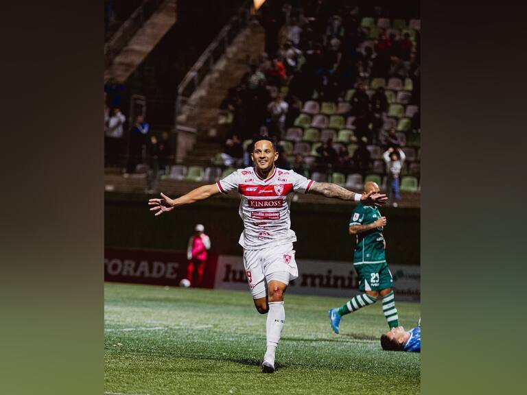 Deportes Copiapó golea a Santiago Wanderers y se instala como puntero exclusivo de la Primera B