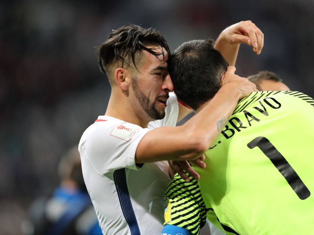 Mauricio Isla recalcó la capitanía de Claudio Bravo en publicación de redes sociales