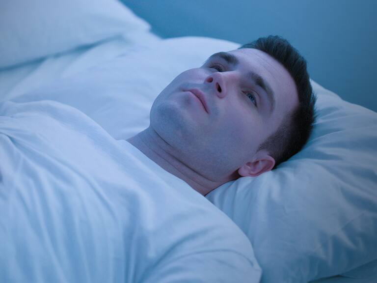 ¿Dormir con los ojos abiertos? Esto puede ocurrir si no cierras los párpados al momento del descanso