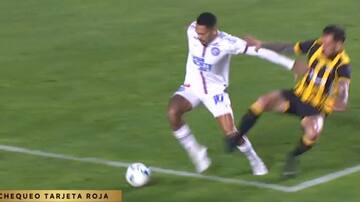 “Lo pudo haber quebrado”: jugador argentino pegó uno de los planchazos más impactantes en lo que va del año