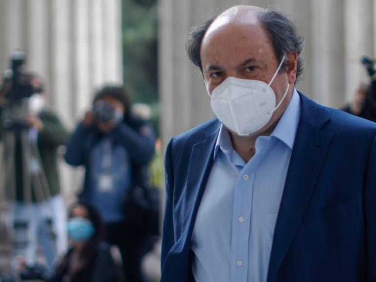 Convencional Rodrigo Álvarez (UDI) descartó apoyar una eventual extensión en el plazo de entrega para la propuesta Constitucional